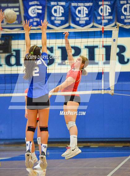 Thumbnail 3 in Mayfield @ San Marino photogallery.