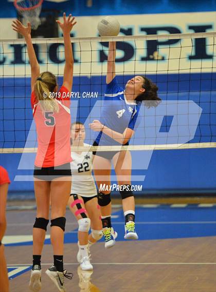Thumbnail 3 in Mayfield @ San Marino photogallery.