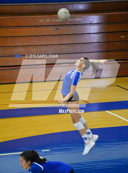 Thumbnail 3 in Mayfield @ San Marino photogallery.