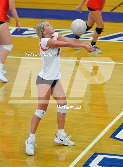 Thumbnail 1 in Mayfield @ San Marino photogallery.