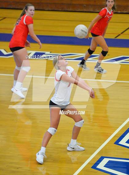 Thumbnail 3 in Mayfield @ San Marino photogallery.