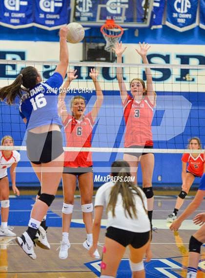 Thumbnail 3 in Mayfield @ San Marino photogallery.