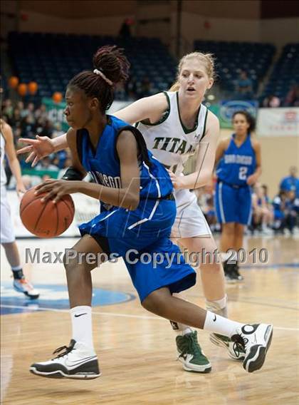 Thumbnail 2 in Poway vs San Diego (CIF SDS D1 Final) photogallery.