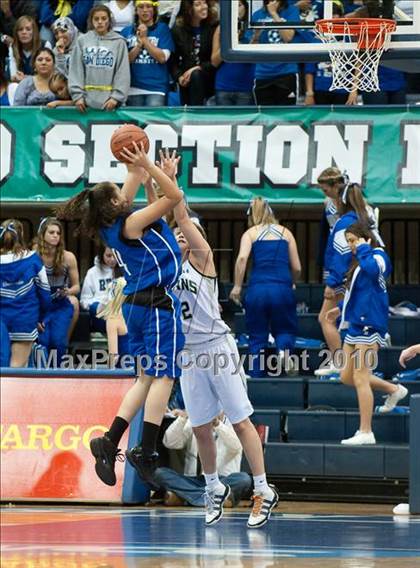 Thumbnail 2 in Poway vs San Diego (CIF SDS D1 Final) photogallery.