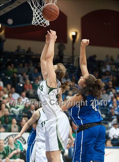 Thumbnail 1 in Poway vs San Diego (CIF SDS D1 Final) photogallery.
