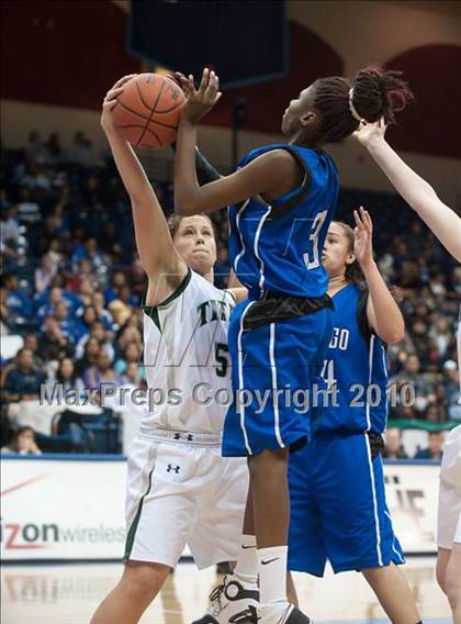 Thumbnail 3 in Poway vs San Diego (CIF SDS D1 Final) photogallery.