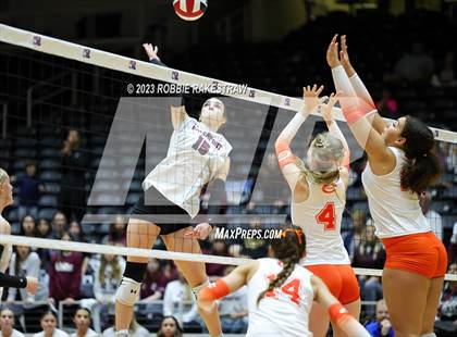 Thumbnail 2 in Davenport vs. Celina (UIL 4A Volleyball Semifinal) photogallery.