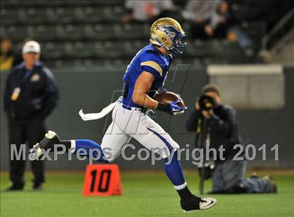 Thumbnail 3 in Bellarmine vs. Santa Margarita (CIF State D1 Final) photogallery.