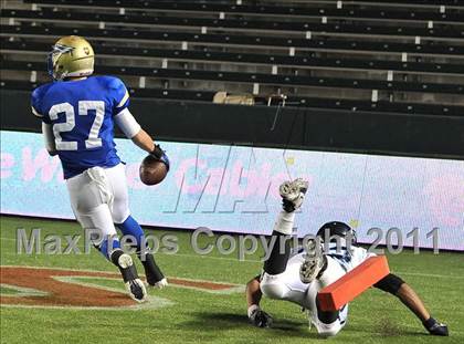 Thumbnail 3 in Bellarmine vs. Santa Margarita (CIF State D1 Final) photogallery.