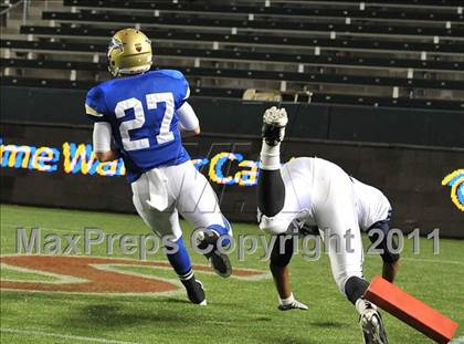 Thumbnail 2 in Bellarmine vs. Santa Margarita (CIF State D1 Final) photogallery.