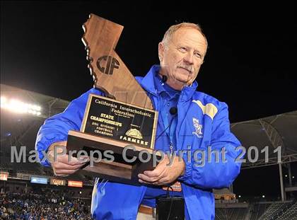 Thumbnail 2 in Bellarmine vs. Santa Margarita (CIF State D1 Final) photogallery.