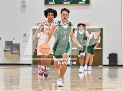 Thumbnail 2 in Venice vs. Dunbar (Swamp Shootout) photogallery.