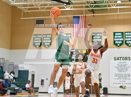 Thumbnail 2 in Venice vs. Dunbar (Swamp Shootout) photogallery.