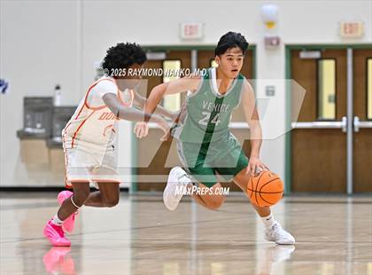 Thumbnail 3 in Venice vs. Dunbar (Swamp Shootout) photogallery.