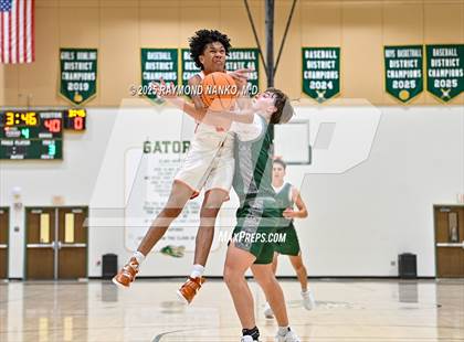 Thumbnail 2 in Venice vs. Dunbar (Swamp Shootout) photogallery.