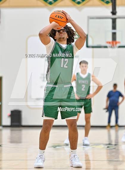 Thumbnail 3 in Venice vs. Dunbar (Swamp Shootout) photogallery.