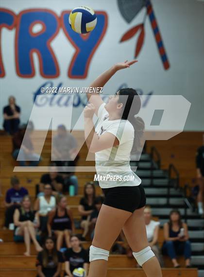 Thumbnail 1 in Westlake vs Valencia  photogallery.