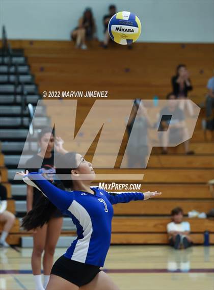 Thumbnail 2 in Westlake vs Valencia  photogallery.