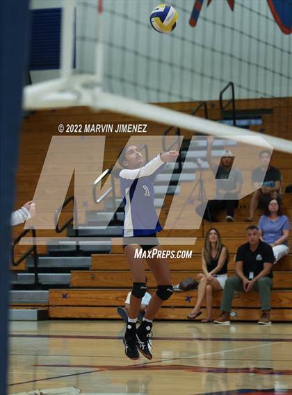 Thumbnail 3 in Westlake vs Valencia  photogallery.