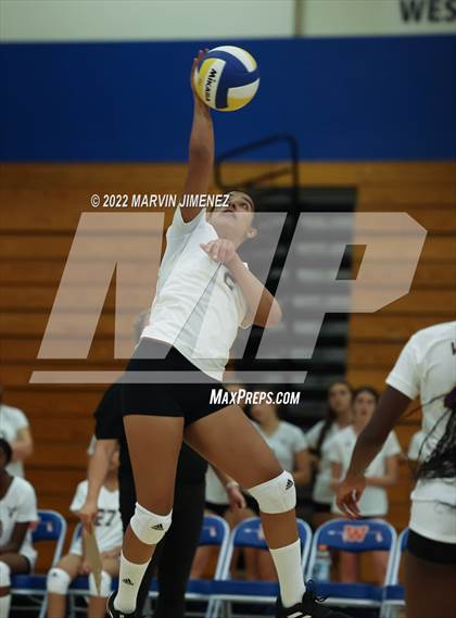 Thumbnail 2 in Westlake vs Valencia  photogallery.