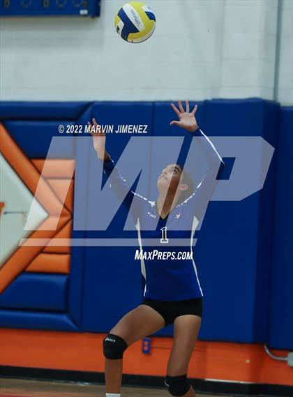 Thumbnail 2 in Westlake vs Valencia  photogallery.
