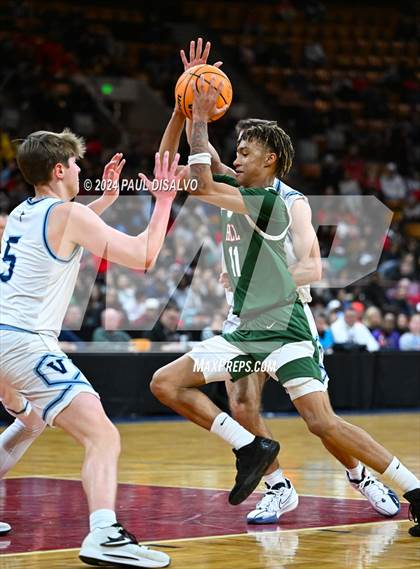 Thumbnail 1 in Valor Christian vs. Smoky Hill (CHSAA 6A Final Four) photogallery.