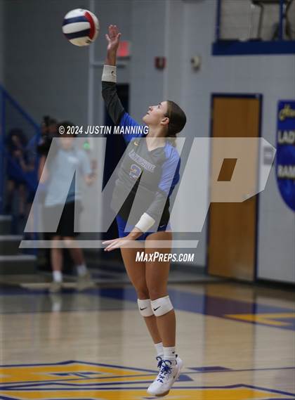 Thumbnail 2 in Benton vs. Lakeside photogallery.