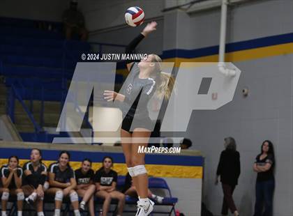 Thumbnail 2 in Benton vs. Lakeside photogallery.