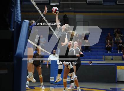 Thumbnail 3 in Benton vs. Lakeside photogallery.