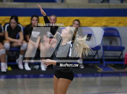 Thumbnail 1 in Benton vs. Lakeside photogallery.