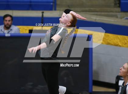 Thumbnail 3 in Benton vs. Lakeside photogallery.