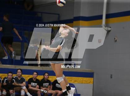 Thumbnail 2 in Benton vs. Lakeside photogallery.