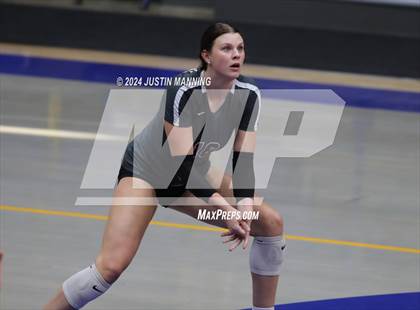 Thumbnail 3 in Benton vs. Lakeside photogallery.
