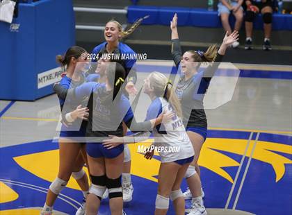 Thumbnail 3 in Benton vs. Lakeside photogallery.