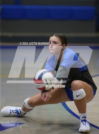 Thumbnail 3 in Benton vs. Lakeside photogallery.