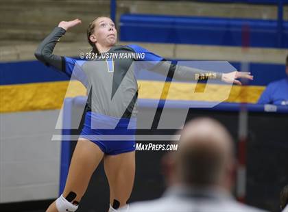 Thumbnail 1 in Benton vs. Lakeside photogallery.