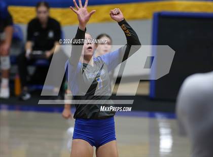 Thumbnail 2 in Benton vs. Lakeside photogallery.