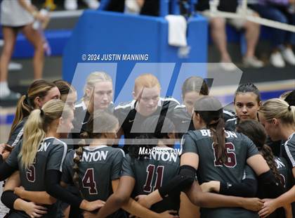 Thumbnail 2 in Benton vs. Lakeside photogallery.