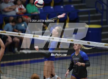 Thumbnail 2 in Benton vs. Lakeside photogallery.