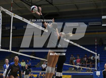 Thumbnail 2 in Benton vs. Lakeside photogallery.