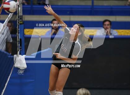 Thumbnail 2 in Benton vs. Lakeside photogallery.