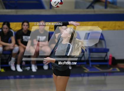 Thumbnail 3 in Benton vs. Lakeside photogallery.