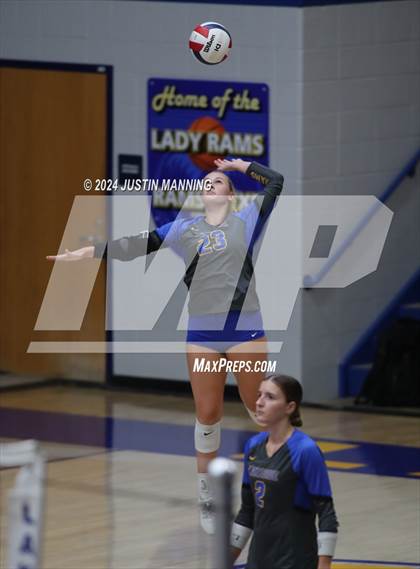 Thumbnail 2 in Benton vs. Lakeside photogallery.