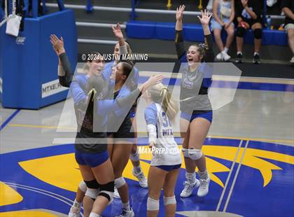 Thumbnail 2 in Benton vs. Lakeside photogallery.