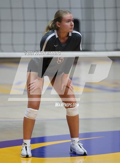 Thumbnail 3 in Benton vs. Lakeside photogallery.