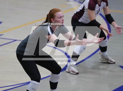 Thumbnail 1 in Benton vs. Lakeside photogallery.