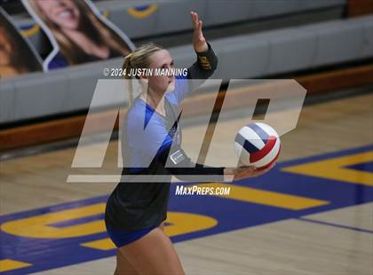 Thumbnail 2 in Benton vs. Lakeside photogallery.