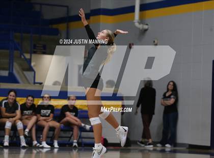 Thumbnail 1 in Benton vs. Lakeside photogallery.