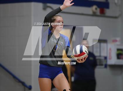 Thumbnail 3 in Benton vs. Lakeside photogallery.