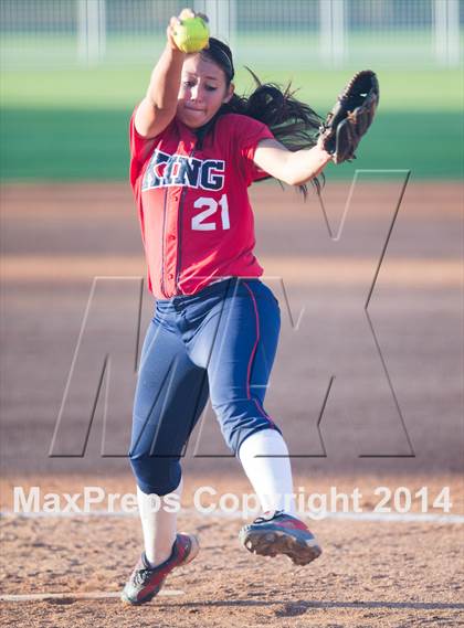Thumbnail 1 in Pacifica vs King (CIF SS D1 Finals) photogallery.